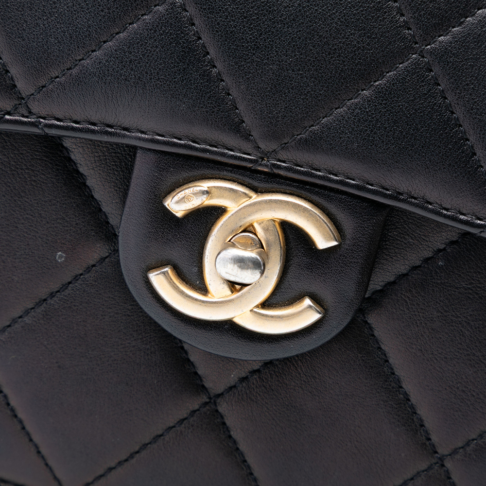 Pre-Loved Chanel Mini CC Quilted Shiny Calfskin Round Moon Messenger Flap - Picture 5 of 8